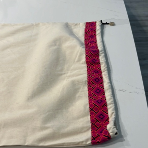 Tory Burch Handbags - Tory Burch drawstring cloth bag